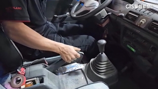 疑忘拉手剎車　嬤載曾孫女出門被廂型車壓死