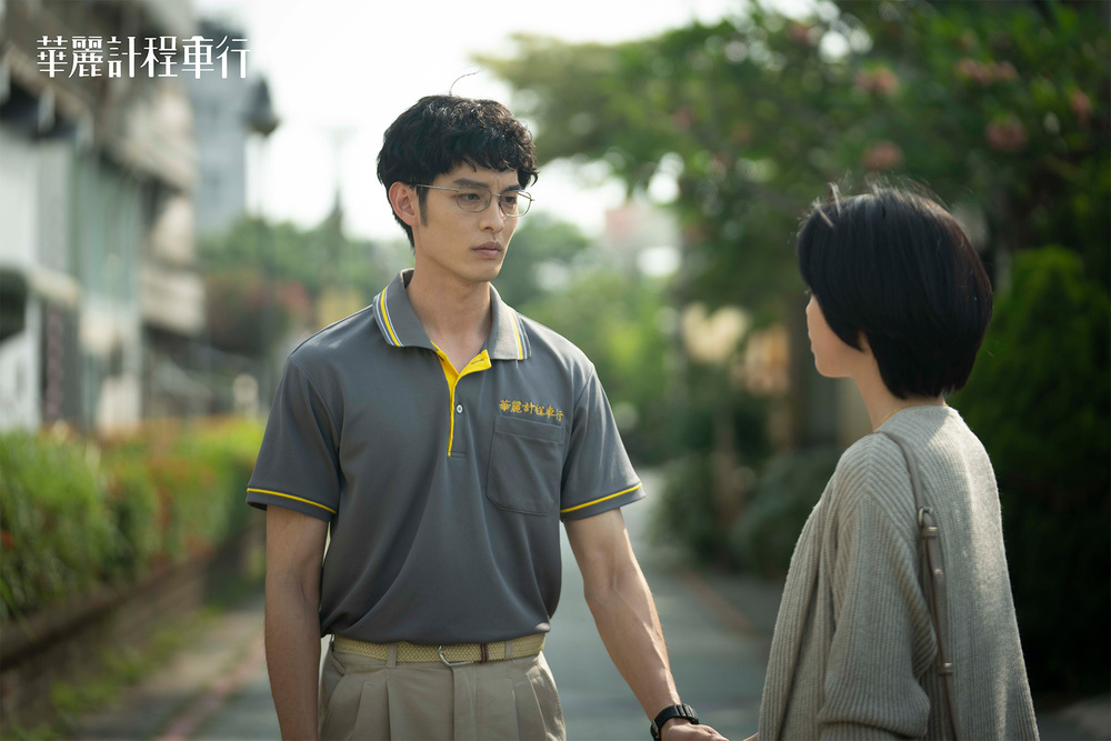 曹佑寧(左)首度挑戰人夫角色，在劇中與飾演老婆的程予希因現實壓力發生衝突
