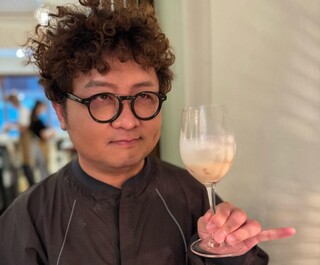 去年腦出血開刀住院！納豆宣布「重新拍戲中」　粉絲留言喊加油