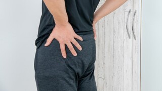 曖昧對象突坦承「長痔瘡」　她猶豫：該繼續還是算了？