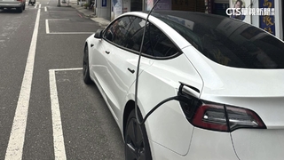 「2樓垂降電線」充電動車　台電發函要求改善