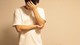 嬌小妻「要吃宵夜」深夜搖醒國軍夫　不從就拿衣架狠打他