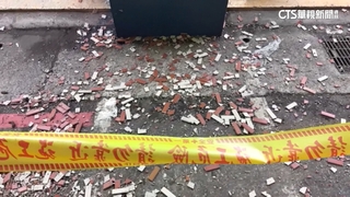 北市內湖737巷「磁磚雨」狂砸　民眾驚魂嚇掩頭！