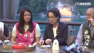 蕭美琴力挺曾柏瑜！　同訪碧潭吊橋大啖特色美食