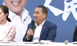 政見圖放合照「惹怒葛來儀」 侯友宜親上火線致歉