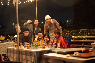 《美食無間》雙帥賭上吃貨名聲正面對決 傅孟柏趁風雨交加強吻王柏傑