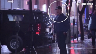 跑選舉行程車隊挨撞　拜登夫妻「安然無恙」