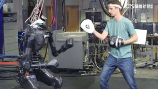 「鋼鐵擂台」真實版！　美國人形機器人會打拳