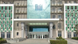 父酒醉摔倒成植物人　「2女兒拒照顧」求法官免除扶養義務　