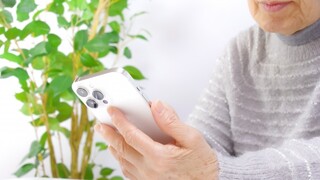 扮80歲老太太遭詐騙女羞辱　駭客威脅「公開個資」對方哭求饒