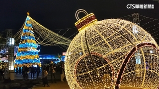 高雄耶誕市集首日人氣爆棚　逾6萬人嗨翻中央公園