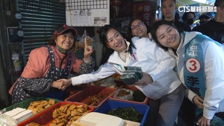 拚陸戰！　柯加入「扛阿北」隊伍　　盈「中英台」三聲道掃街