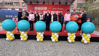 實現對故鄉的愛  斗六市百餘鄉親扮聖誕老公公