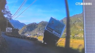 謝志忠競選宣傳車墜4米坡　駕駛意識清楚送醫