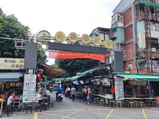 他到南機場咖啡廳借廁所被「收50元」　一票網友挺店家：很合理