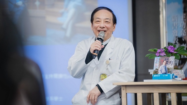 醫者仁心、慈悲之心  「百大名醫」王功亮將東台灣的「醫事」化為故事 | 華視新聞