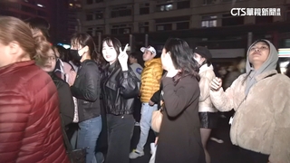 跨年散場搶嘸車！　計程車加價.攔車亂象多