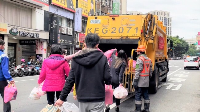 新北春節垃圾「這3天」停收　小年夜前一天加班收運 | 華視新聞
