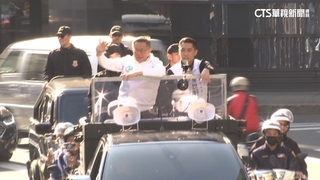 批侯降防彈玻璃「不尊重專業」　柯因「反光」也照做