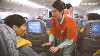 飛機失火考驗機組員！空服通報機長.90秒疏散旅客