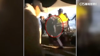 把警察當空氣？　苗栗竹南跨年夜群歐　警勸架遭推倒