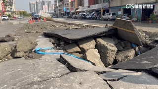 水壓測試過大！　彰化自來水管爆裂　釀柏油路龜裂