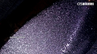 合歡山-2度下冰霰　武嶺至松雪樓路段路面結冰