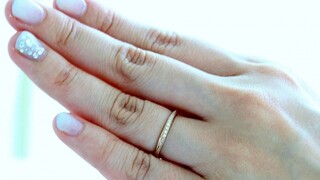 倒垃圾誤丟「黃金婚戒」　清潔隊翻垃圾堆幫找　結局出爐