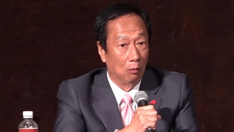 藍白搶郭粉 獨家!郭董遠走海外 「1/21才出席活動」