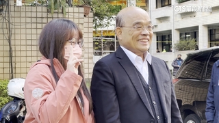 陳建仁.蘇貞昌.朱立倫偕妻投票　柯爸媽有女陪同