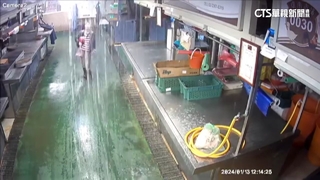 4年5次！　環南市場又下「泡沫雨」　攤商無奈