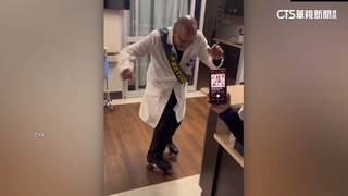 急診室裡大秀溜冰舞　美德州醫生抖音暴紅