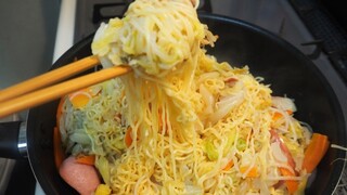 婆婆突獻殷勤「下麵給大家吃」　驕傲認：食材放了好幾年