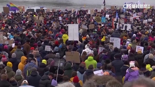 反對極右派歧視驅逐移民草案　德國百萬人示威