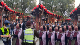 網求大神「P圖移走阿姨」　意外釣出本尊留言：太好笑了 引3.6萬網朝聖