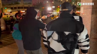 不只超哥動手！員工「出腳踹」到案　Toyz發文還原始末