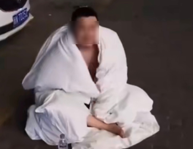 新疆烏什縣規模7.1強震　民眾只穿內褲裹棉被逃生 | 華視新聞