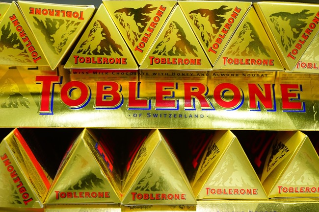 「瑞士三角巧克力」含異物遭香港下架 食藥署：該批次未輸台 | 華視新聞