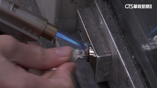 鄰居不滿夜間音量大　東區餐酒館大門鑰匙孔遭灌膠