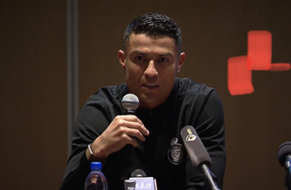 C羅因傷突取消深圳賽事　中國球迷超火大！包圍飯店外高喊抗議