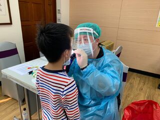 為牙齒穿上防彈衣！　北市聯醫寒假期間 提供學齡兒童免費塗氟服務