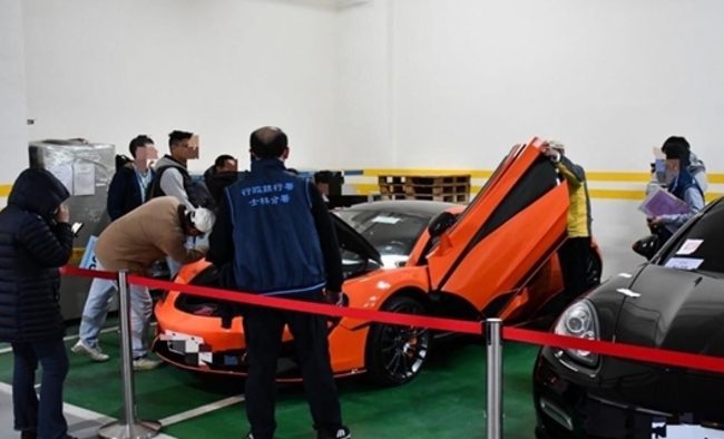超跑麥拉倫被法拍　底價600萬流標　賓士車139萬元拍出 | 華視新聞