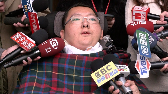 賀瓏道歉稱「2028全力輔選民進黨」　陳俊翰：不必勉強一定要投民進黨 | 華視新聞