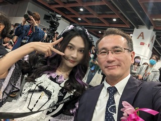 剛卸任立委衝動漫節！　鄭運鵬巧遇有人COSPLAY賴品妤