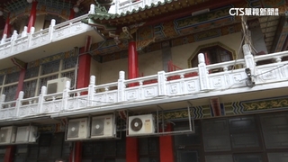 二樓圍牆小龍柱掉落「險砸情侶」　廟方：加速檢修