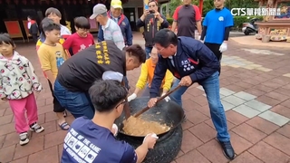 年味十足！　鹿野永安村「搗年糕」　老中青全到齊