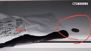 無人店付款取貨　包裹遭割開偷走「只留下1元」