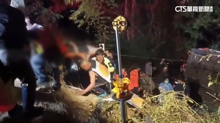 泰國夜豐頌府車禍　巴士墜谷至少釀13傷駕駛亡