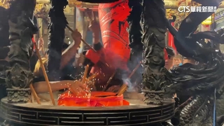 大年初一搶頭香　新港奉天宮由「男大生」搶下