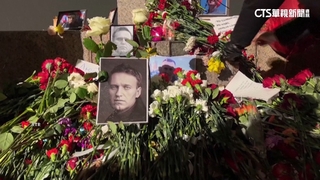 俄異議人士納瓦尼監獄猝死　俄人悼念遭逮捕